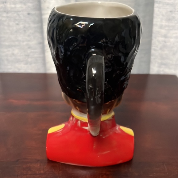 Antique Czech Pottery Figural Pitcher British Beefeater Czechoslovakia - Picture 6 of 15